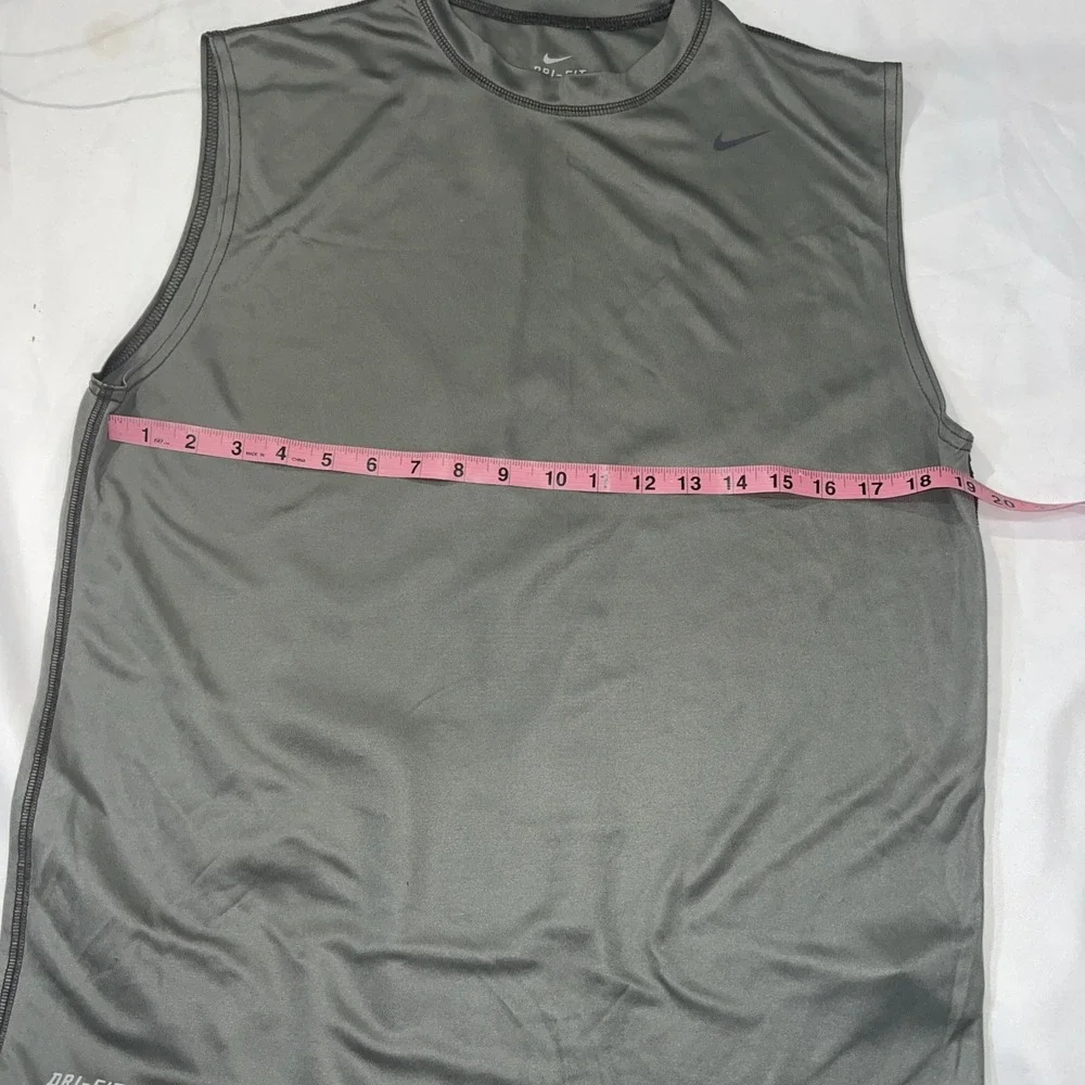 Nike Dri-Fit M Grey Tank Top Center Swoosh Men's/ Unisex‎ Basketball Sport 271